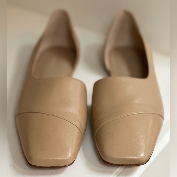 Vince || Cyder Flat in Cappucino - Picture 2 of 12